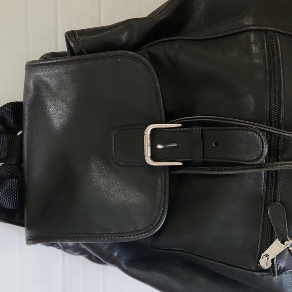 Coach Vintage Large Leather Backpack - Picture 5 of 17